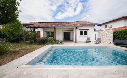 House in Larressore, Nouvelle-Aquitaine, France 1