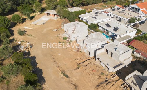 House in Azeitao (Sao Lourenco e Sao Simao), Setubal, Portugal 1