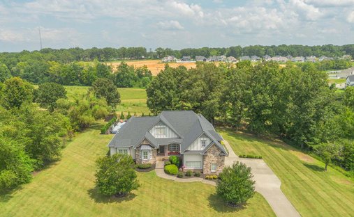 House in Bon Aqua, Tennessee, United States 1