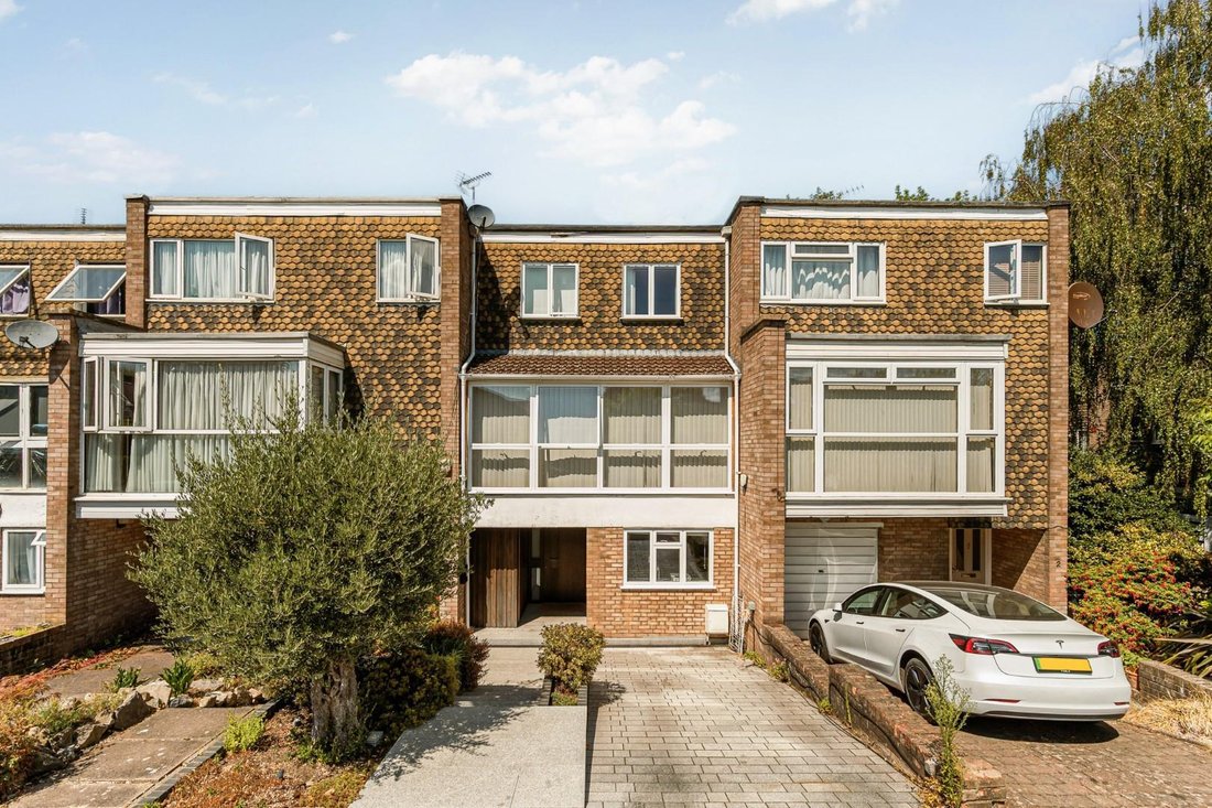 House in Ealing (London Borough of Ealing), Ealing, England 2 - 18627981