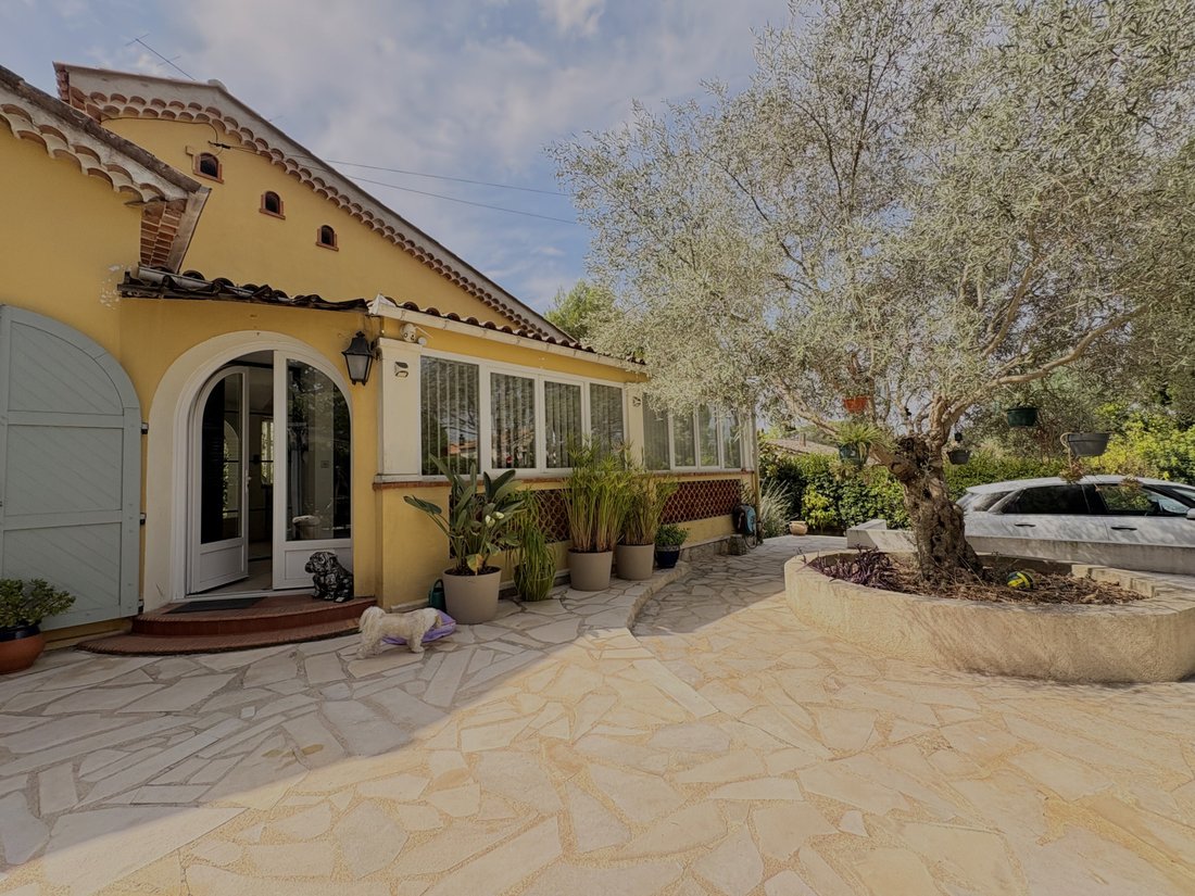 Villa in Mougins, Provence-Alpes-Côte d'Azur, France 2 - 18628561