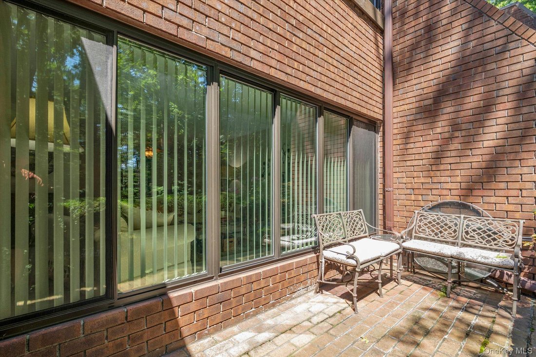 Condo in Roslyn, New York, United States 3 - 18629676