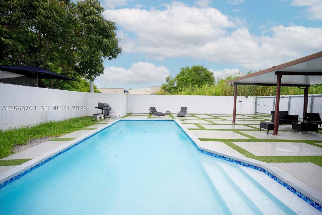 House in Miami, Florida, United States 5 - 18628356