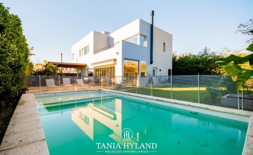 House in Tigre, Buenos Aires Province, Argentina 1