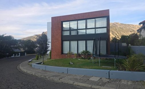 Townhouse in La Paz, La Paz Department, Bolivia 1