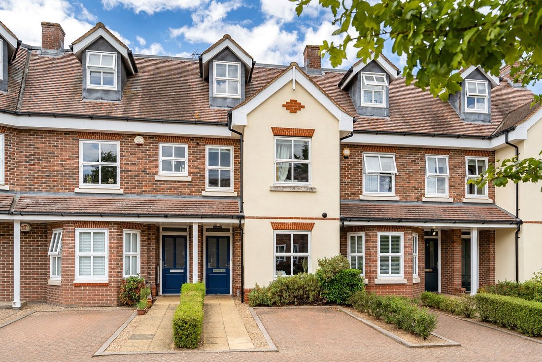 House in Cobham Tilt, Elmbridge, England 1 - 18626461