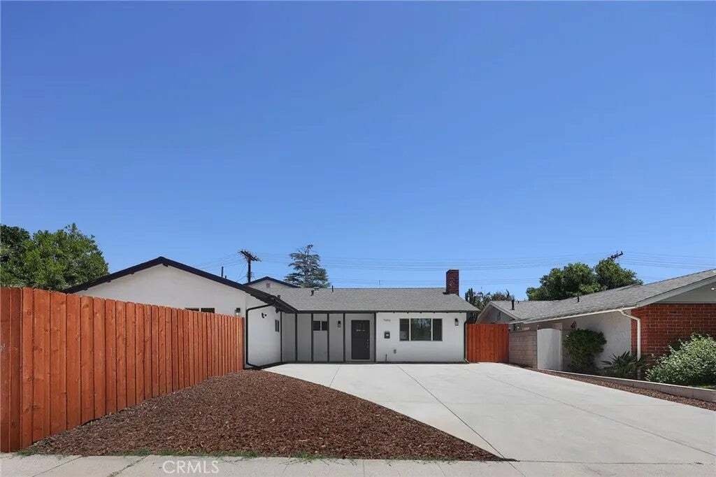 West Hills, California, United States 2 - 18629148