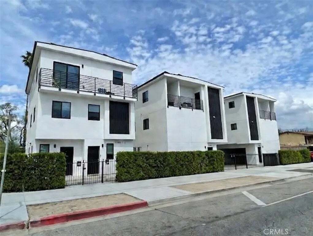 Los Angeles, California, United States 3 - 17668212