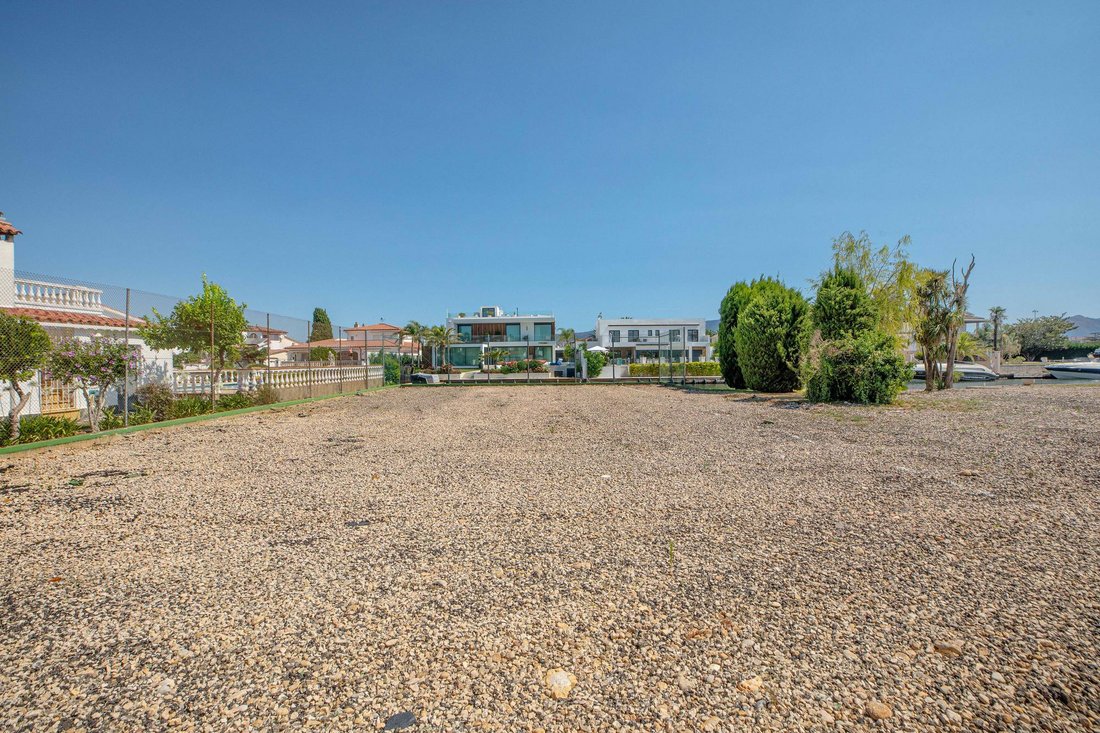 Land in Empuriabrava, Catalonia, Spain 2 - 18626612