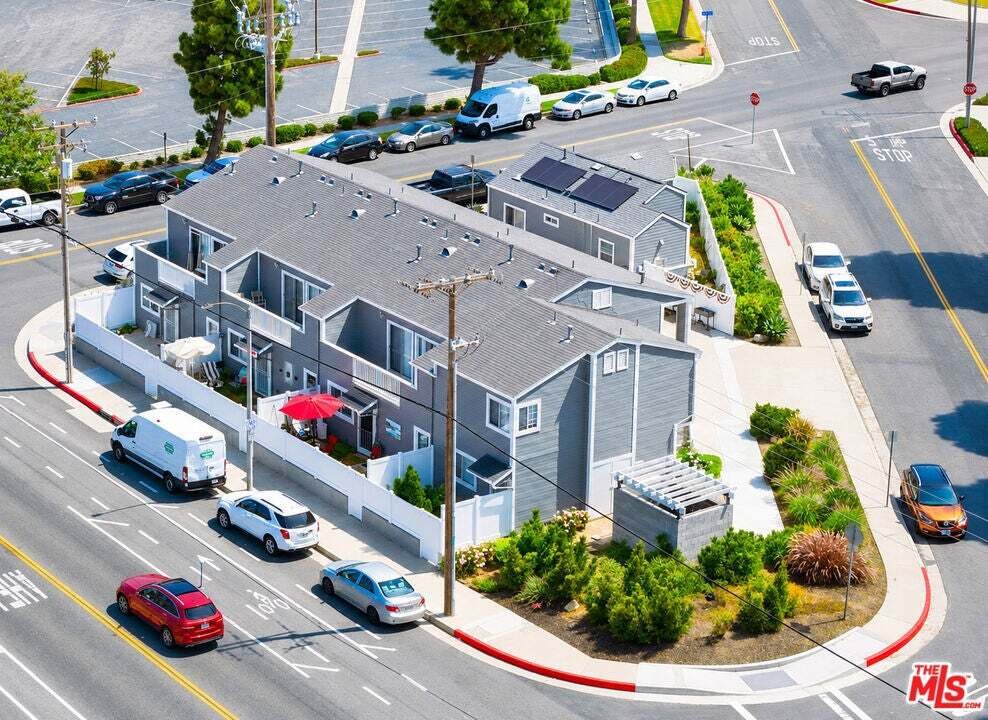 Huntington Beach, California, United States 3 - 18629336