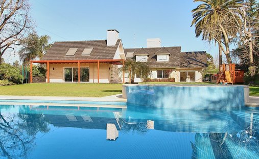 House in La Lonja, Buenos Aires Province, Argentina 1