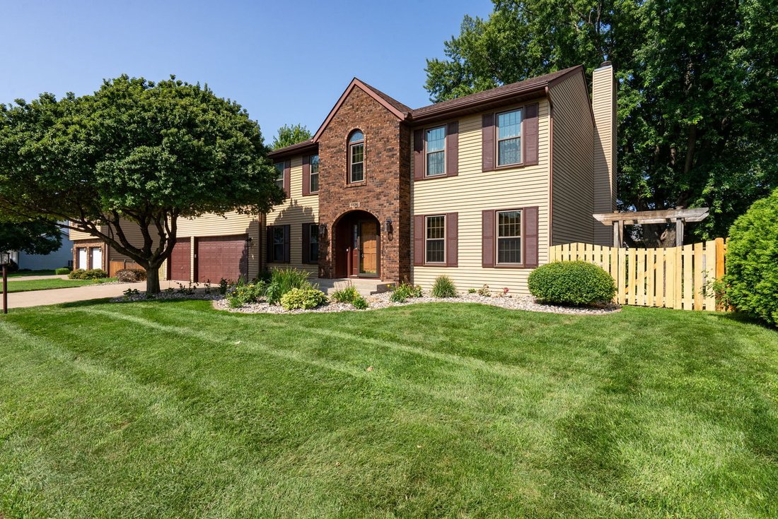 House in Bettendorf, Iowa, United States 3 - 18628616