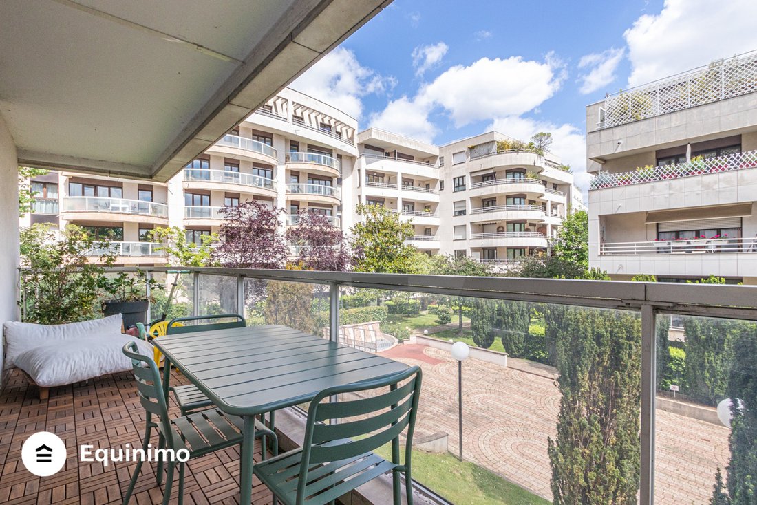 Apartment in Plateau Ouest, Suresnes, France 1 - 18628480