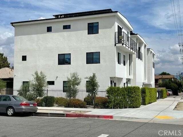Los Angeles, California, United States 4 - 17668212