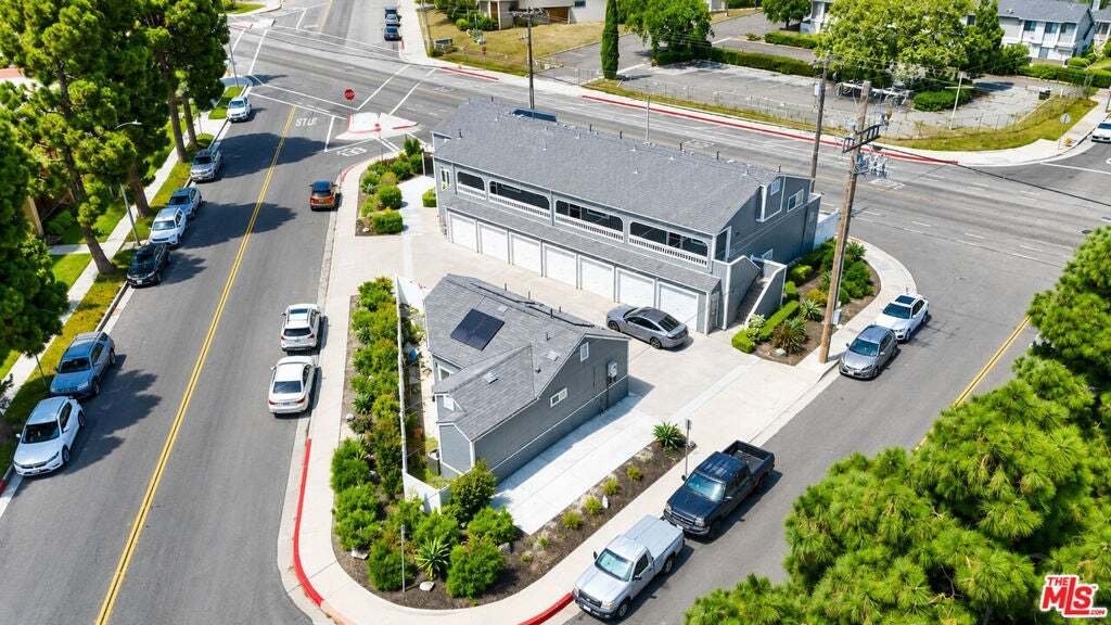 Huntington Beach, California, United States 4 - 18629336