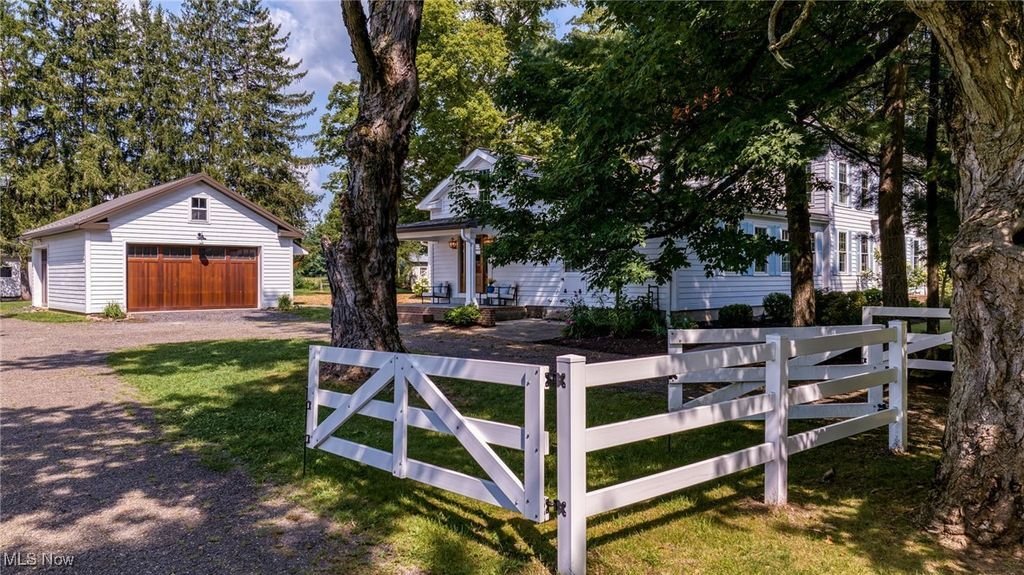 House in Chagrin Falls, Ohio, United States 4 - 16019352