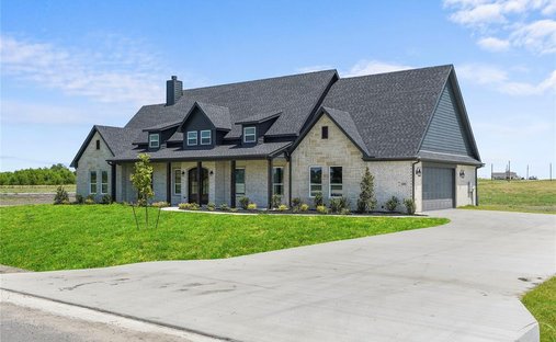 House in Celeste, Texas, United States 1