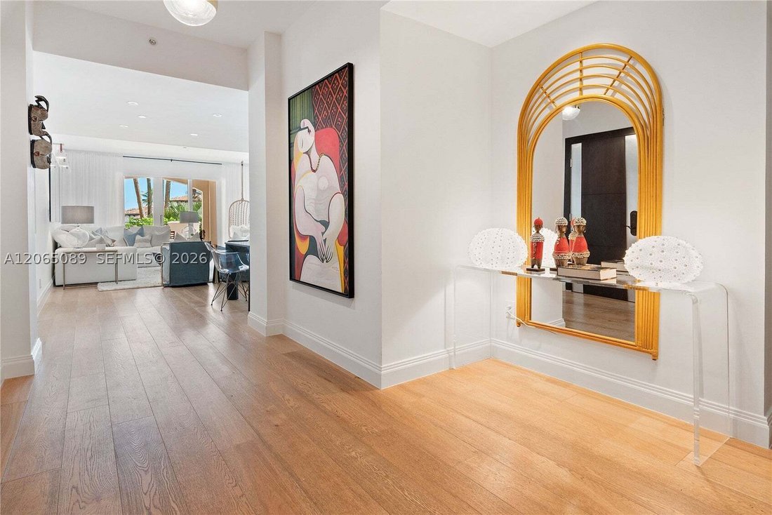 Condo in Miami Beach, Florida, United States 5 - 18628347