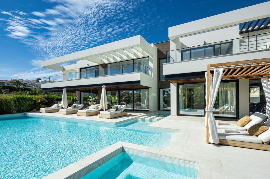 Villa in Nueva Andalucia, Marbella, Spain 2 - 18631658