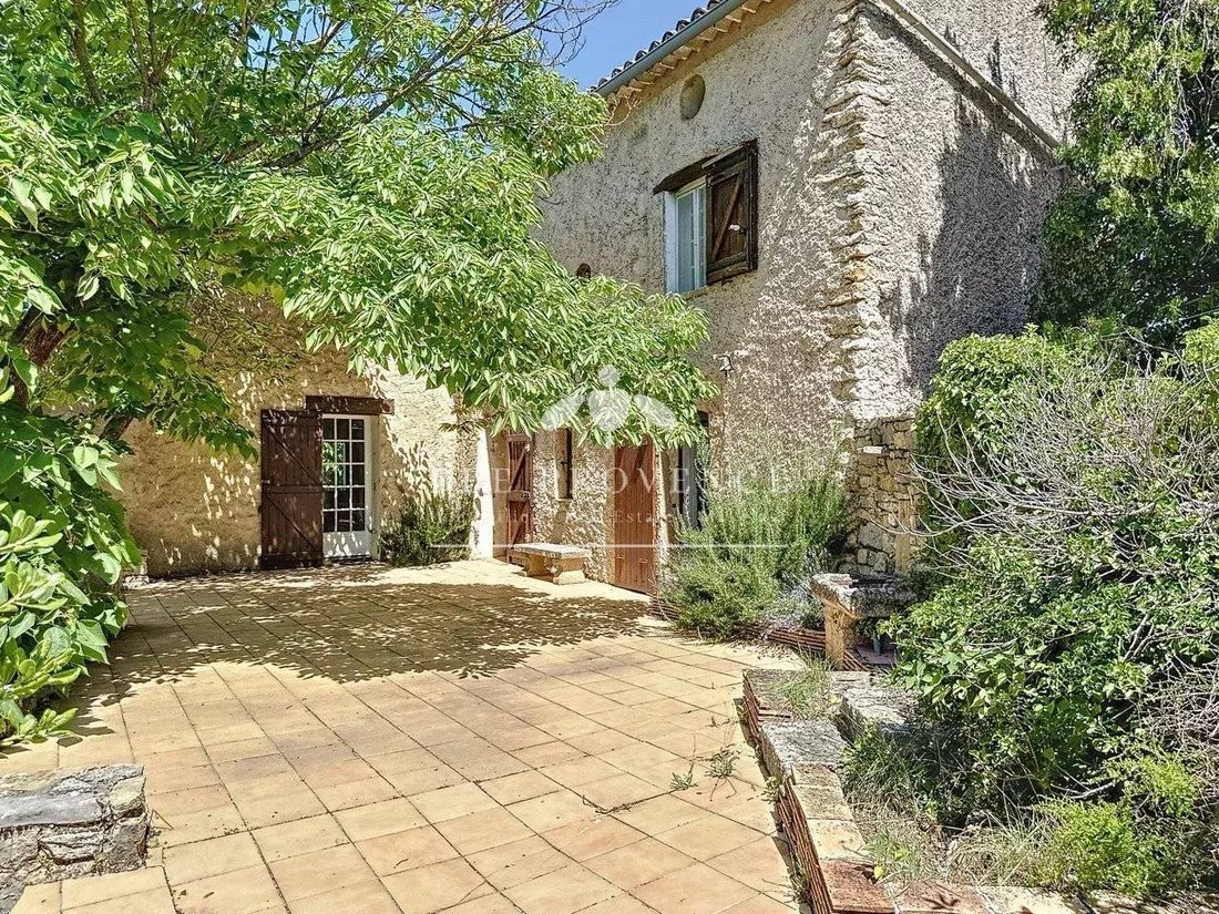 Estate in Cotignac, Provence-Alpes-Côte d'Azur, France 1 - 16296550
