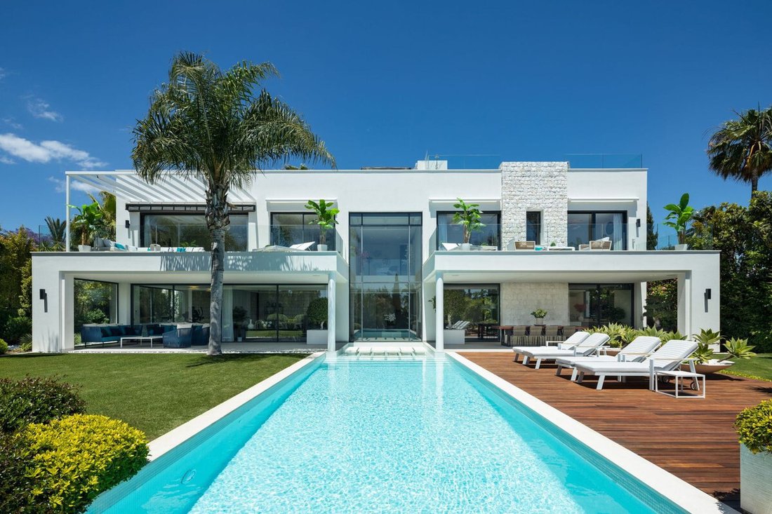 Villa in Elviria-Cabopino, Marbella, Spain 2 - 18631609