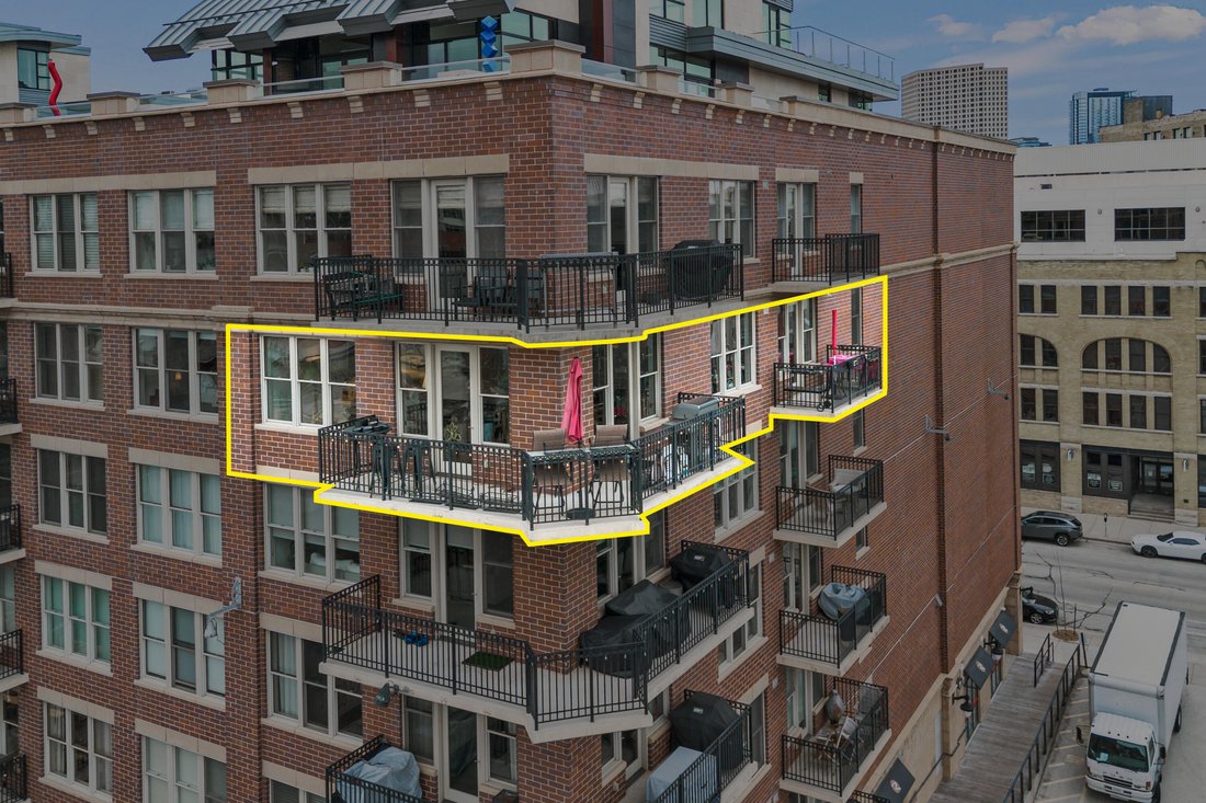 Condo in Milwaukee, Wisconsin, United States 2 - 18630929