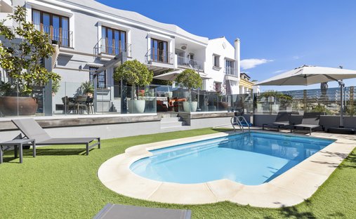 Townhouse in El Madroñal, Benahavis, Spain 1