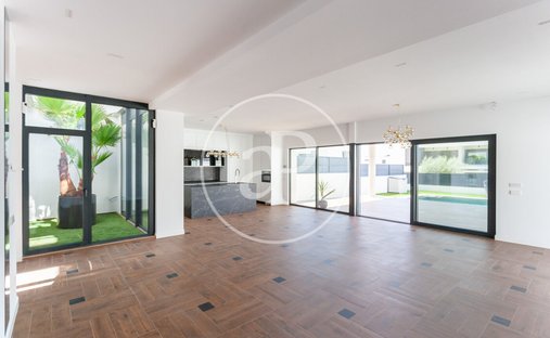 Villa in Villaviciosa de Odon, Comunidad de Madrid, Spain 1
