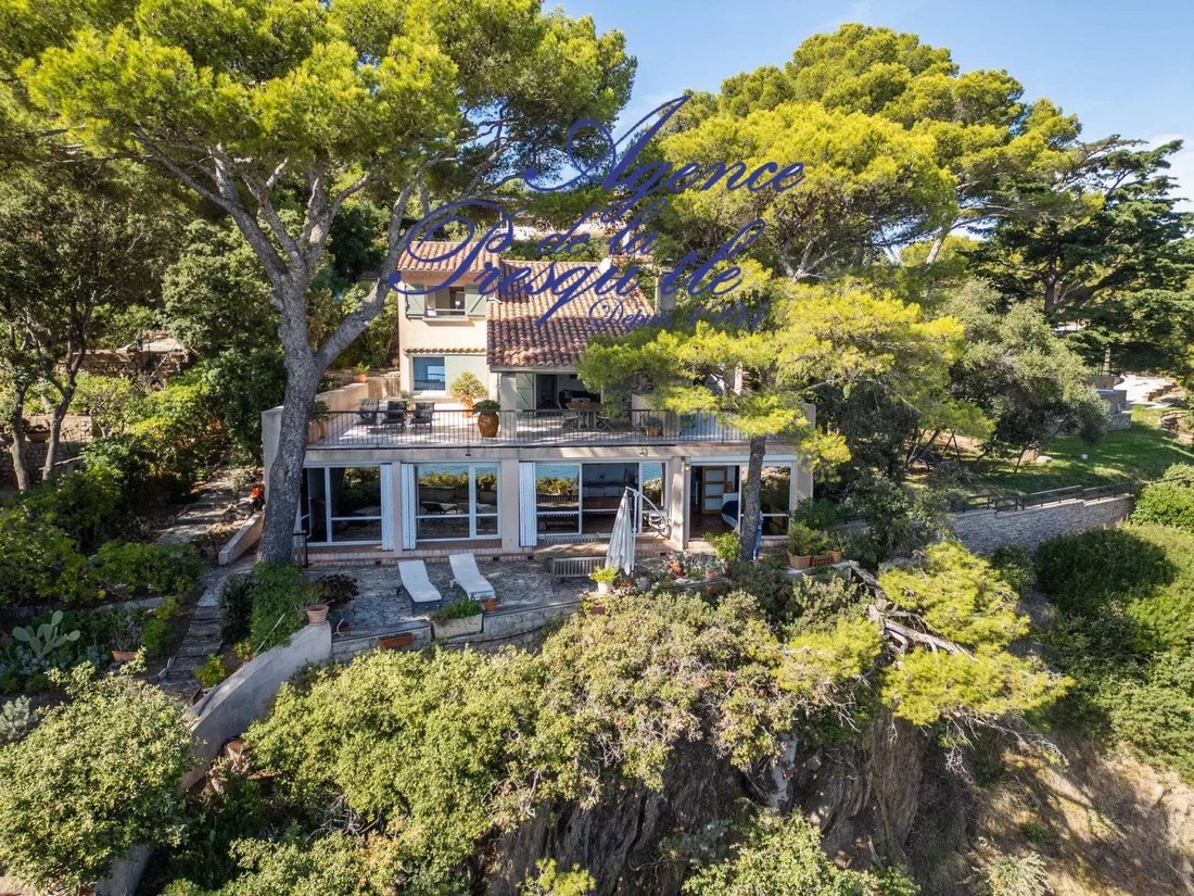 House in Hyeres, Provence-Alpes-Côte d'Azur, France 3 - 18044586