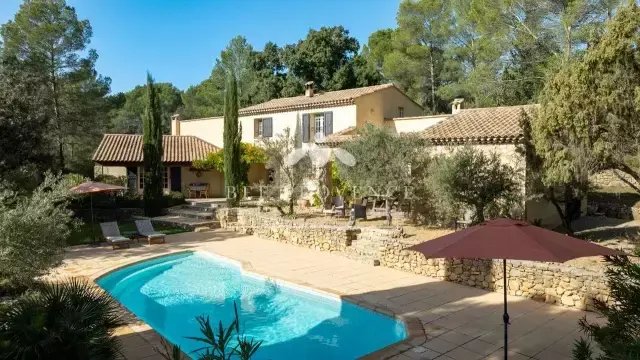 Villa en Cotignac, Provenza-Alpes-Costa Azul, Francia 2 - 16297315