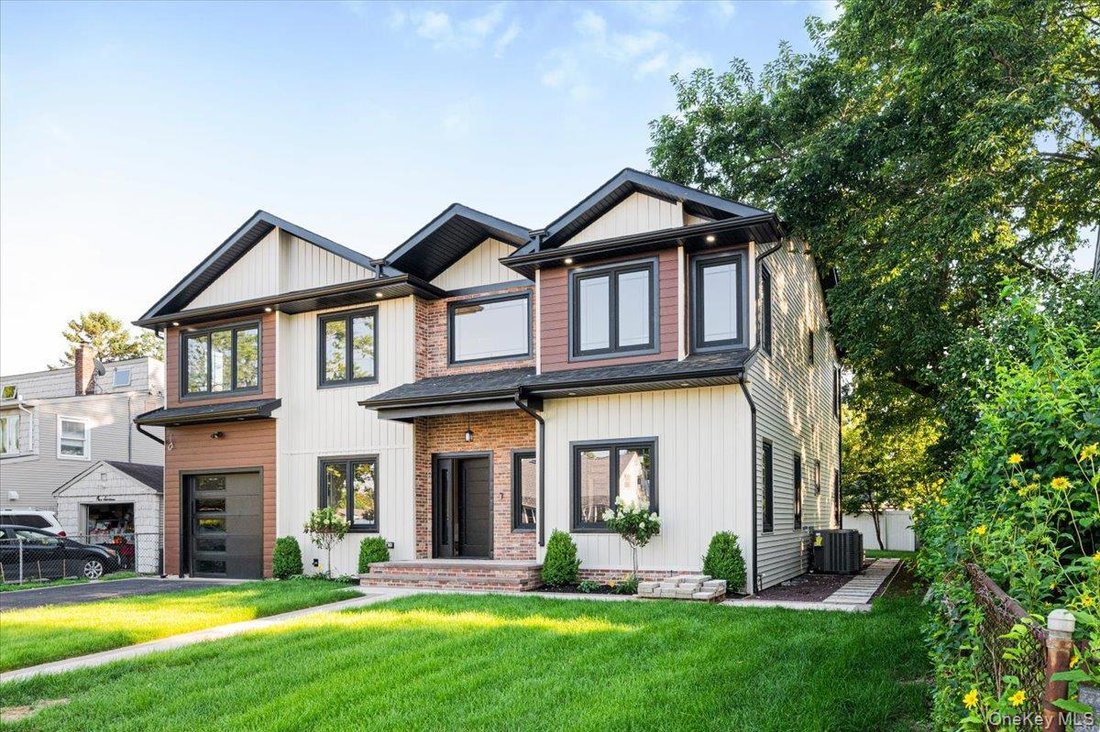 House in Levittown, New York, United States 2 - 18631172