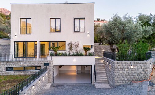 Villa in Kamenovo beach, Budva Municipality, Montenegro 1