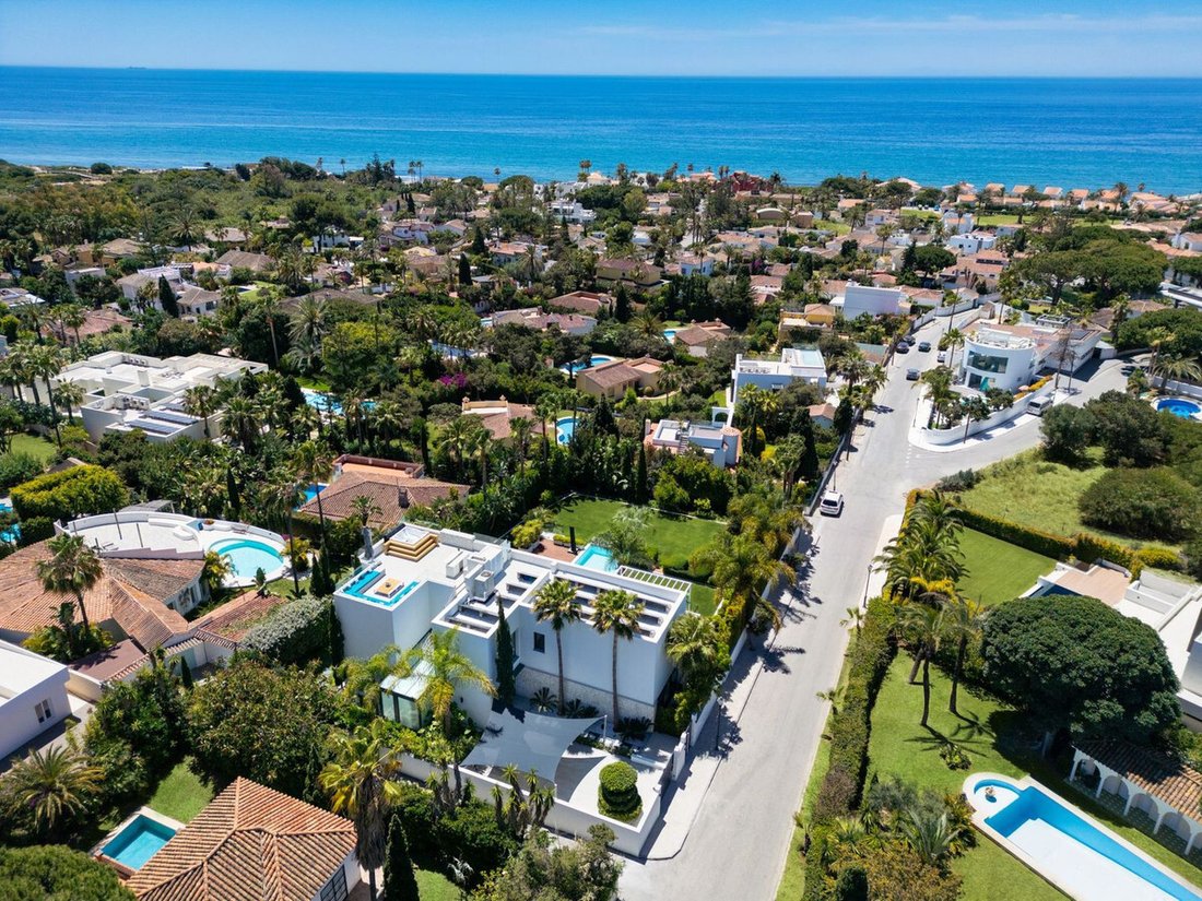 Villa in Elviria-Cabopino, Marbella, Spain 3 - 18631609