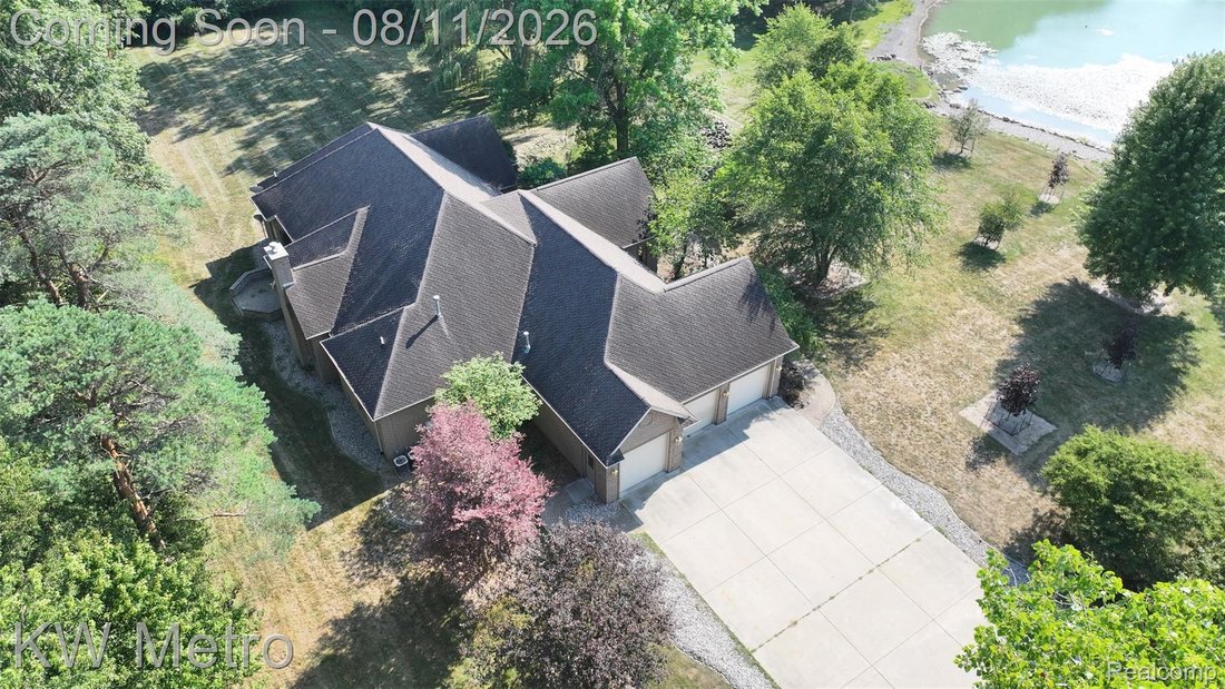 House in Saginaw, Michigan, United States 1 - 18630970