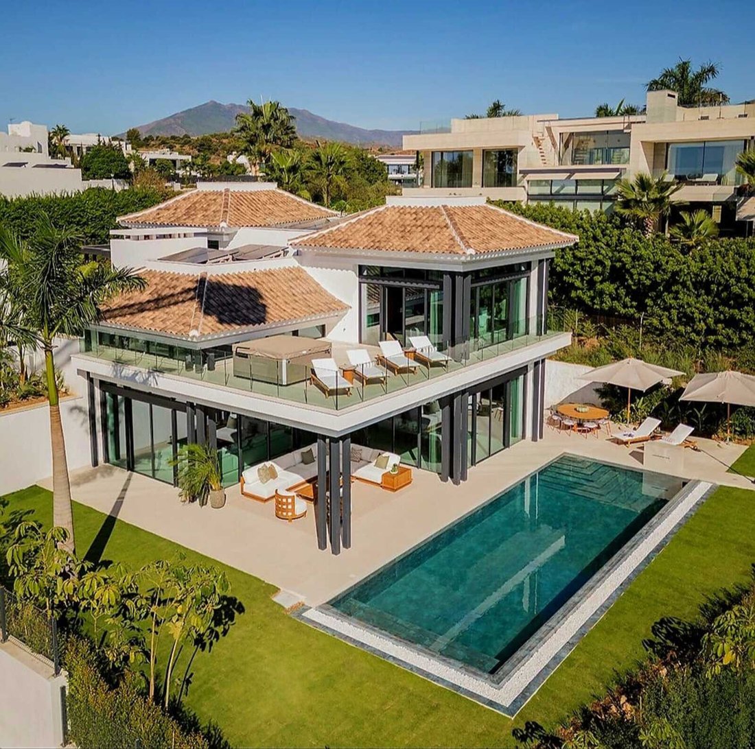 Villa in Marbella, Andalusia, Spain 1 - 18631599