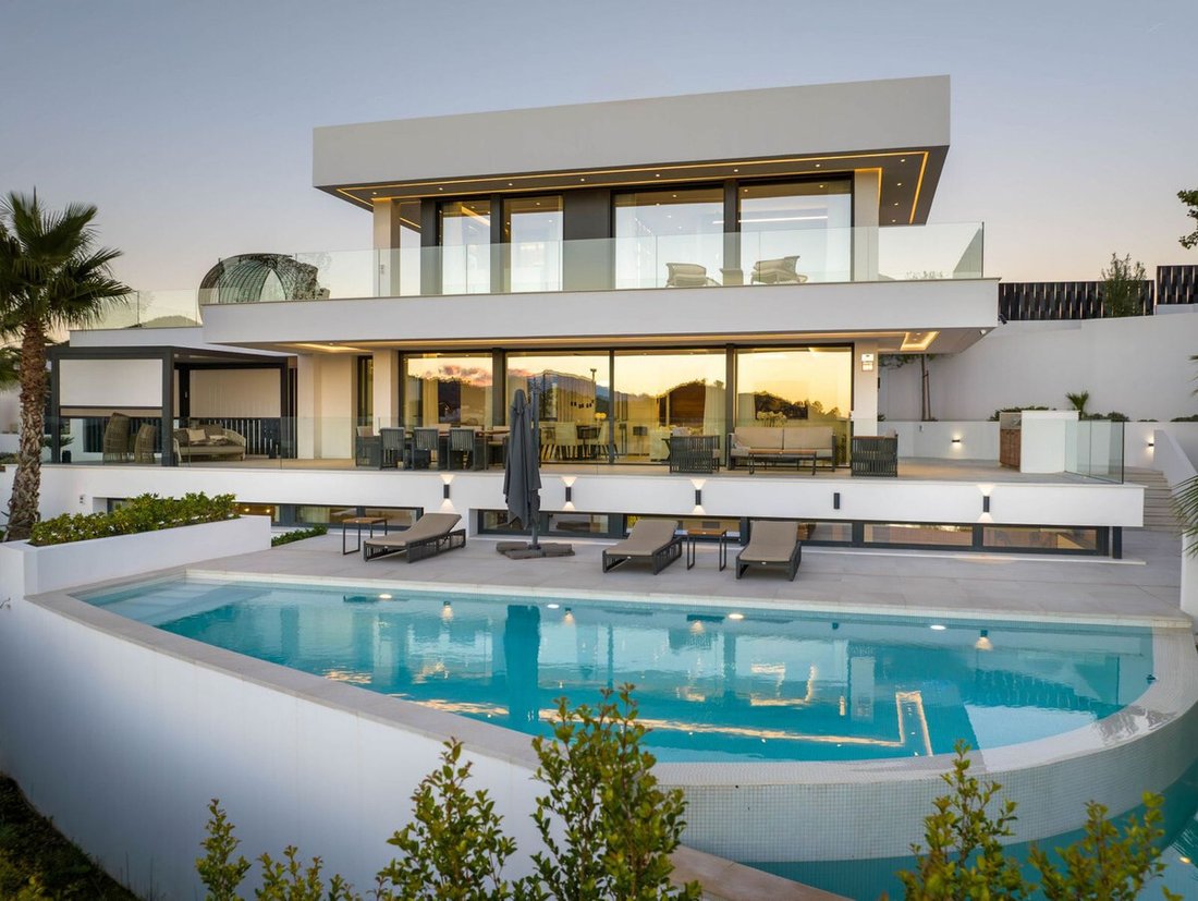 Villa in Nueva Andalucia, Marbella, Spain 2 - 18631539