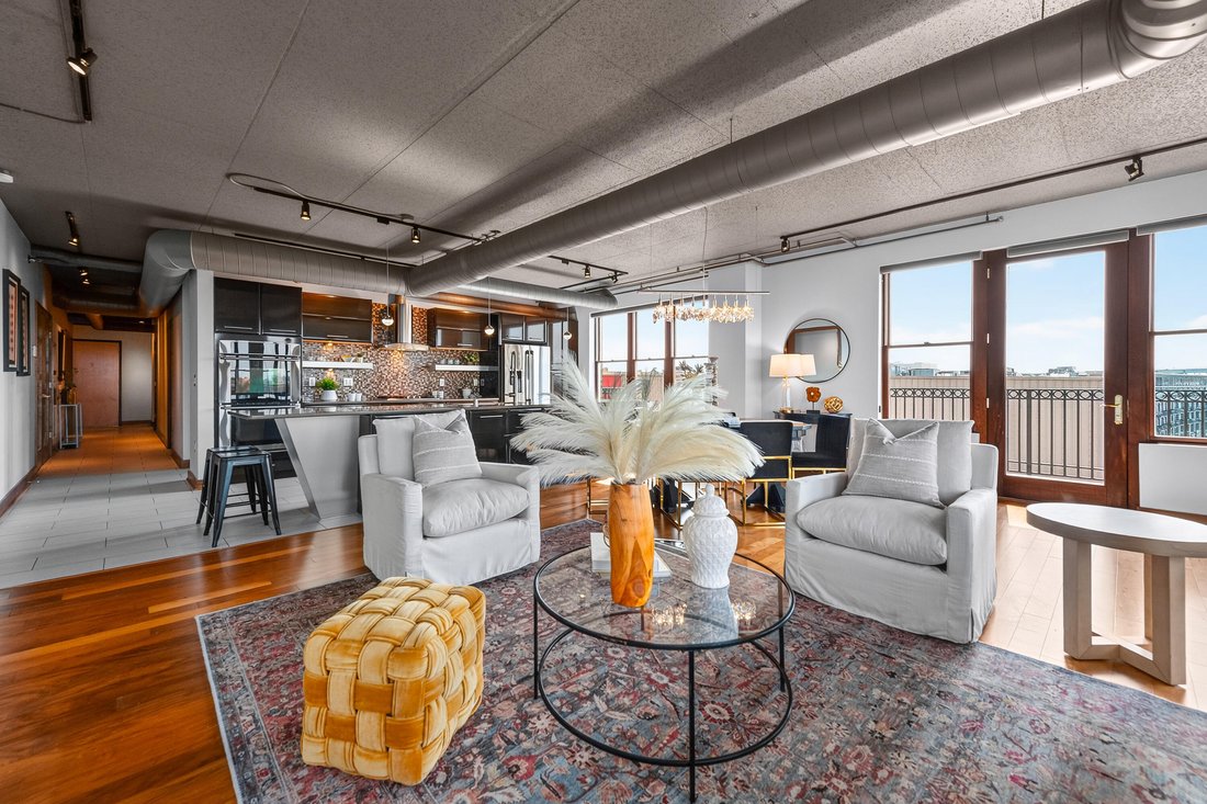 Condo in Milwaukee, Wisconsin, United States 5 - 18630929