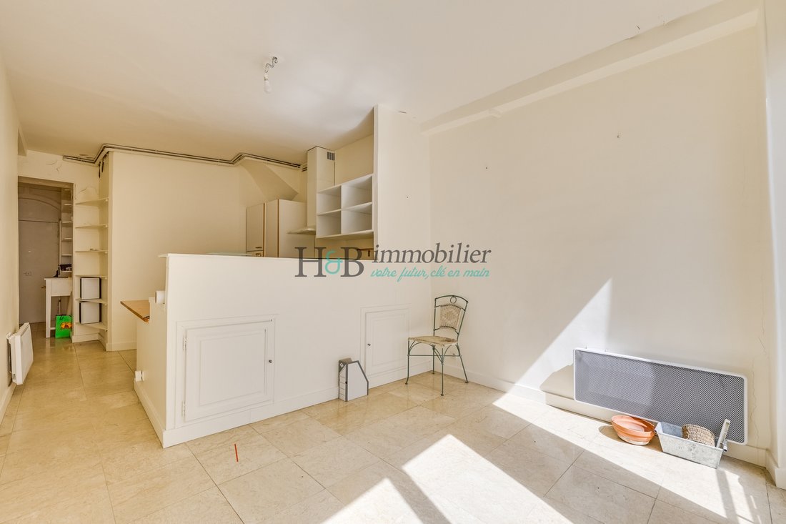 Apartment in Grange Aux Belles-Terrage, Paris 10e Arrondissement, Paris 4 - 18631354