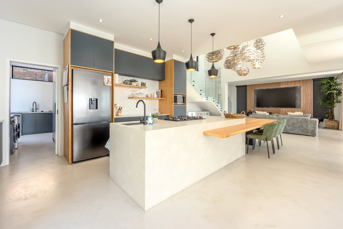House in Tokai, Muizenberg Mountains, Cape Town 5 - 18187579
