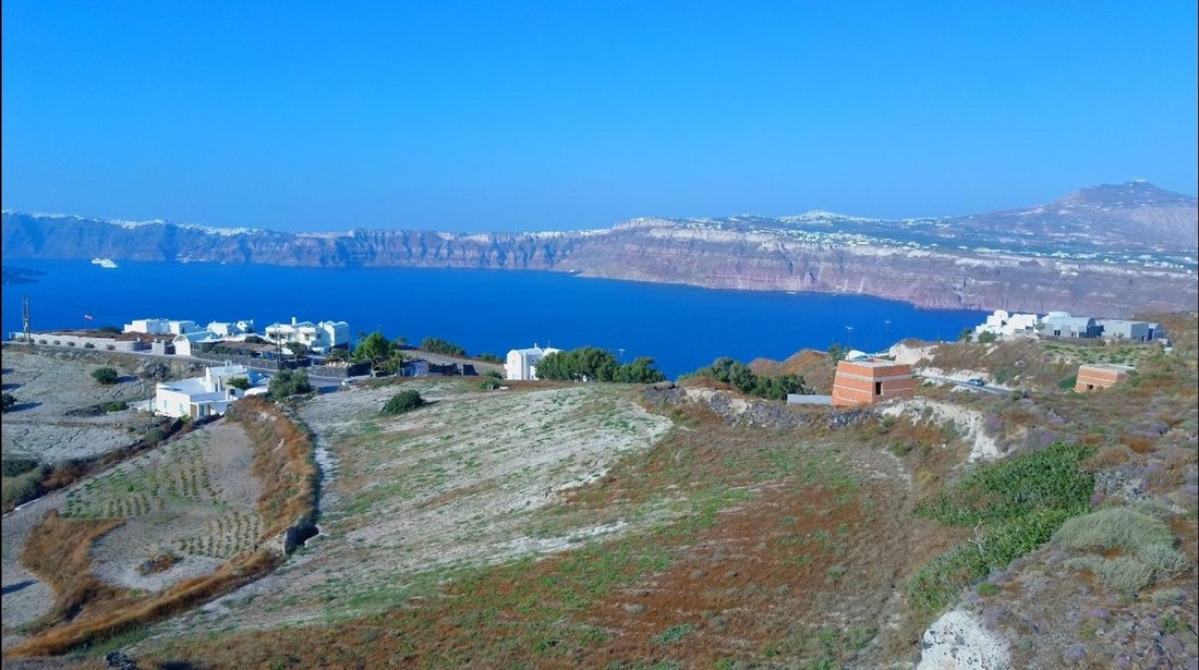 Land in Thira, Aegean, Greece 5 - 18630770