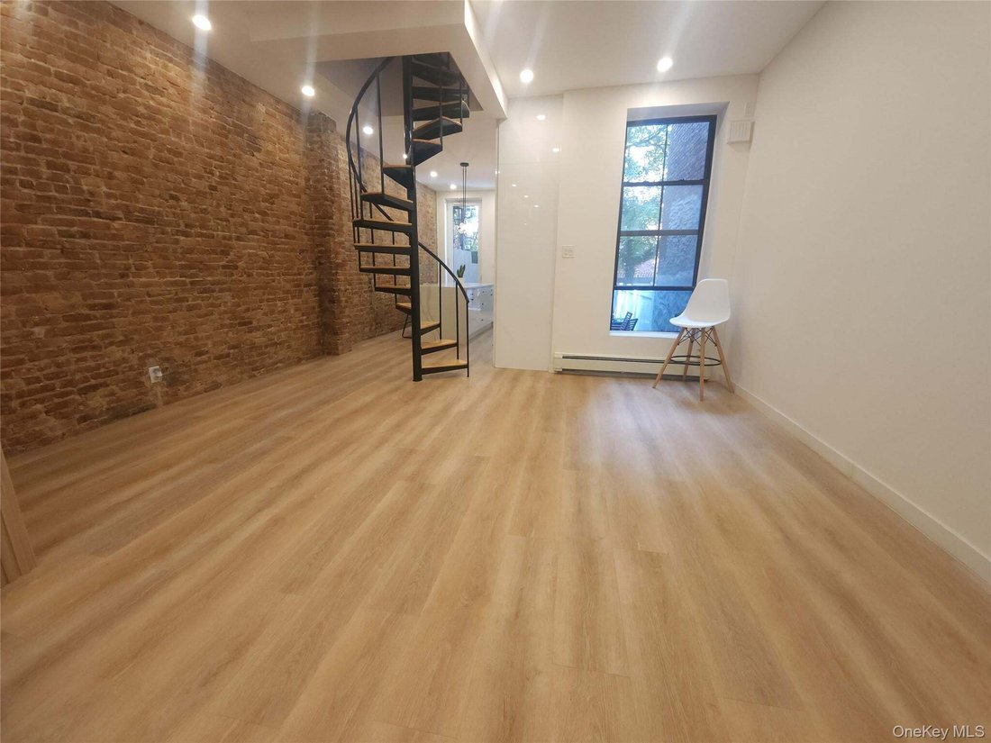House in New York, New York, United States 5 - 17841339