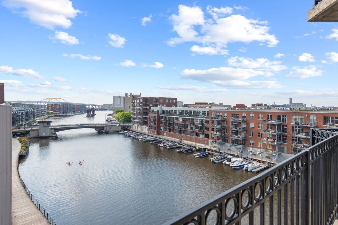 Condo in Milwaukee, Wisconsin, United States 1 - 18630929