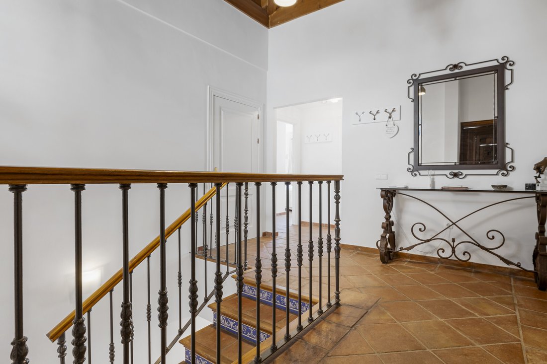 Townhouse in El Madroñal, Benahavis, Spain 2 - 18631441