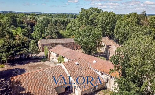 Estate in La Gazelle, Nimes, France 1