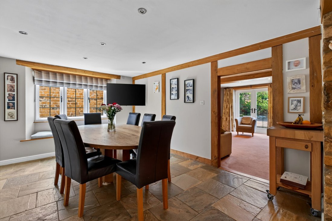 House in Deddington, England 5 - 18631391