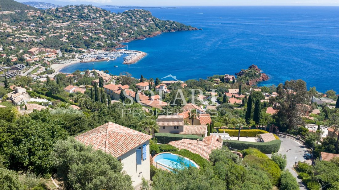 Villa in Théoule-sur-Mer, Provence-Alpes-Côte d'Azur, France 1 - 17865661