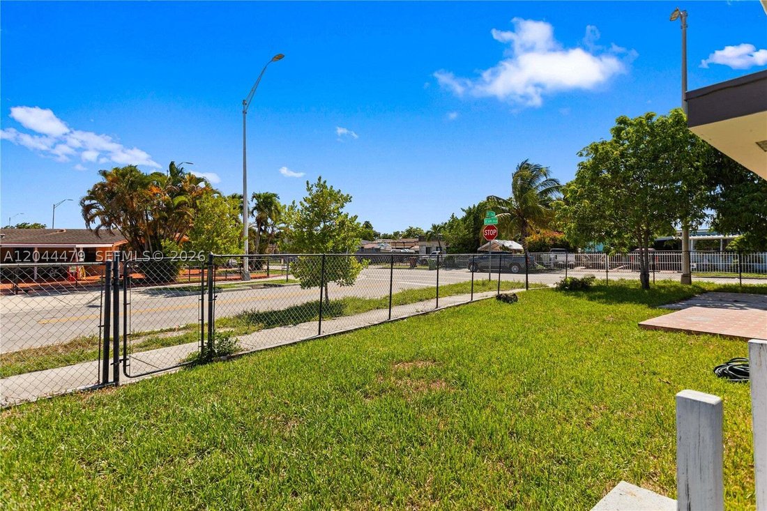 House in Hialeah, Florida, United States 4 - 18301518
