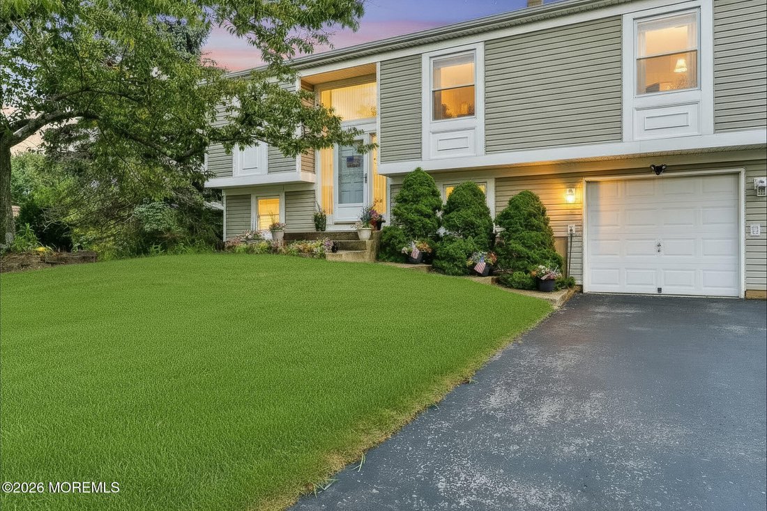 House in Lakewood Township, New Jersey, United States 1 - 18630920