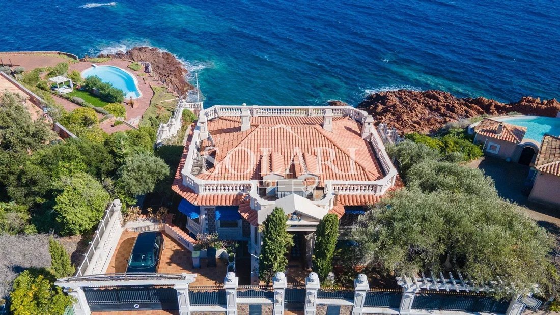 Villa in Le Dramont-Agay-Anthéor-Le Trayas, Saint-Raphaël, France 1 - 16311454