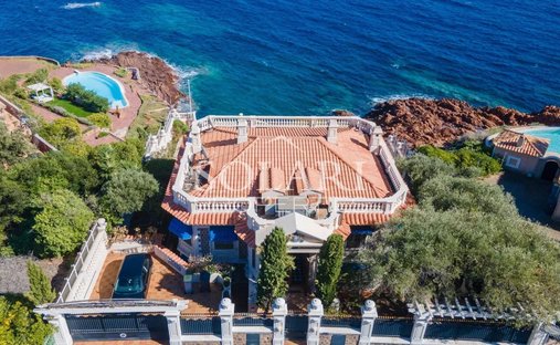 Villa in Le Dramont-Agay-Anthéor-Le Trayas, Saint-Raphaël, France 1